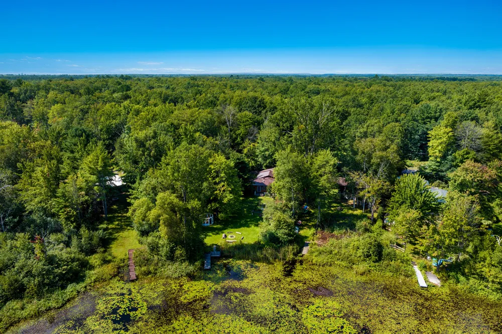 2591 Tonawanda Road Grawn, MI 49637