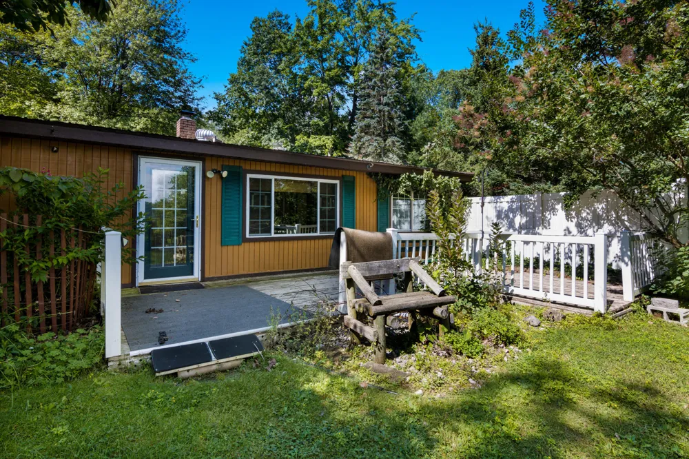 2591 Tonawanda Road Grawn, MI 49637