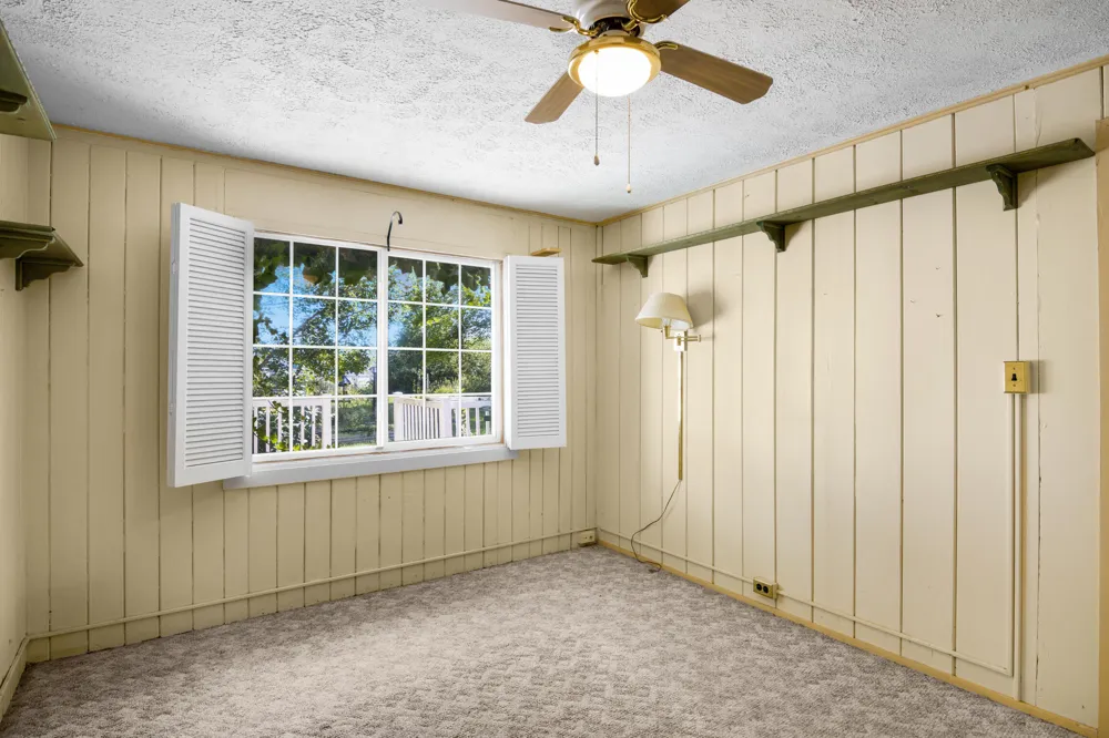 2591 Tonawanda Road Grawn, MI 49637