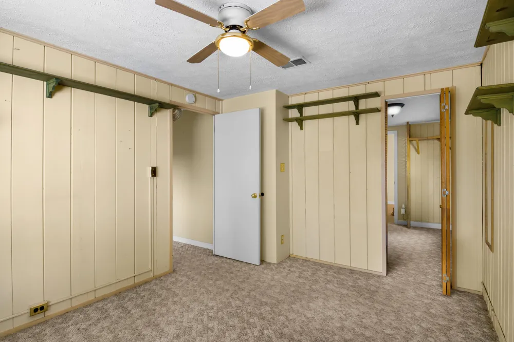 2591 Tonawanda Road Grawn, MI 49637