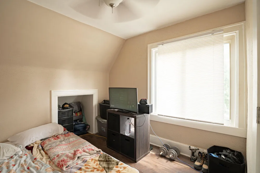 661 W Coy Avenue Hazel Park, MI 48030