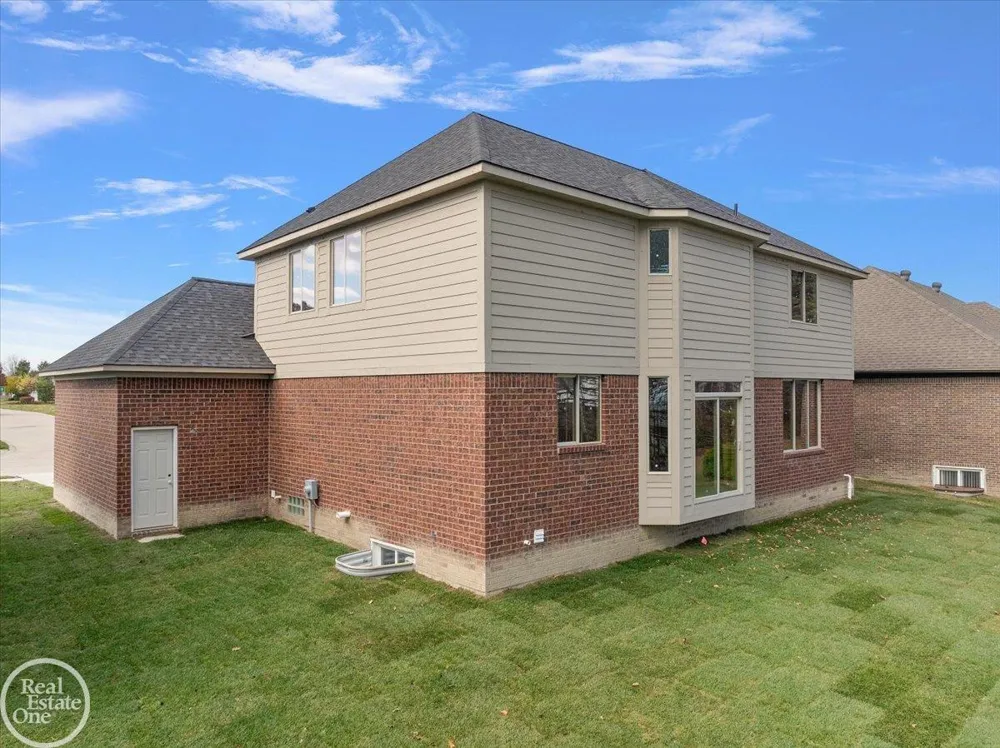 50710 Summit View Drive Macomb Township, MI 48042