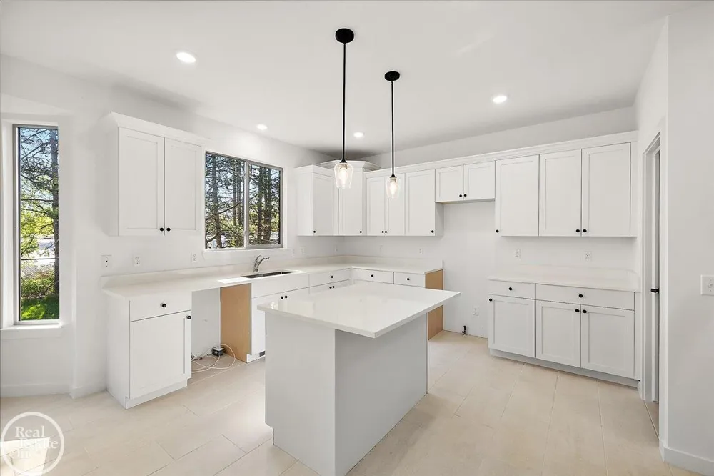 50710 Summit View Drive Macomb Township, MI 48042