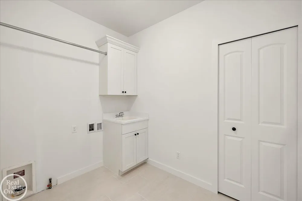 50710 Summit View Drive Macomb Township, MI 48042