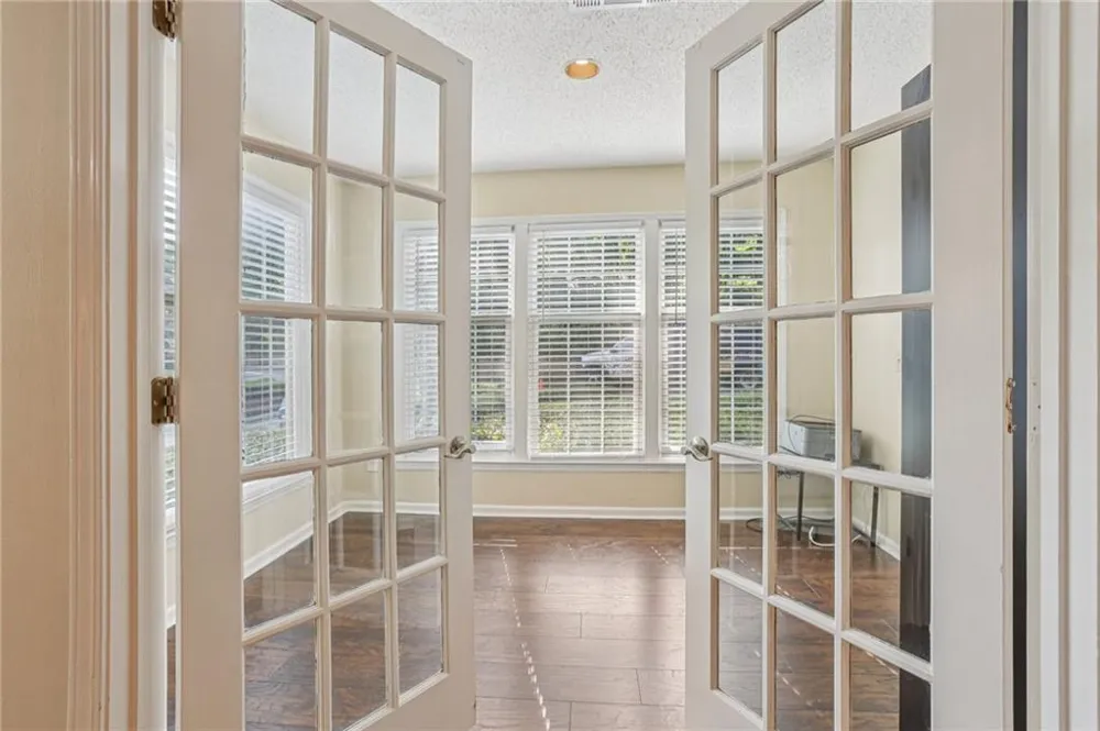 208 Bainbridge Drive Sandy Springs, GA 30327