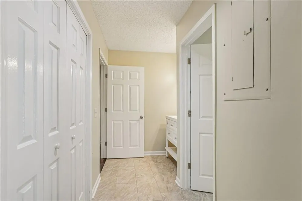 208 Bainbridge Drive Sandy Springs, GA 30327
