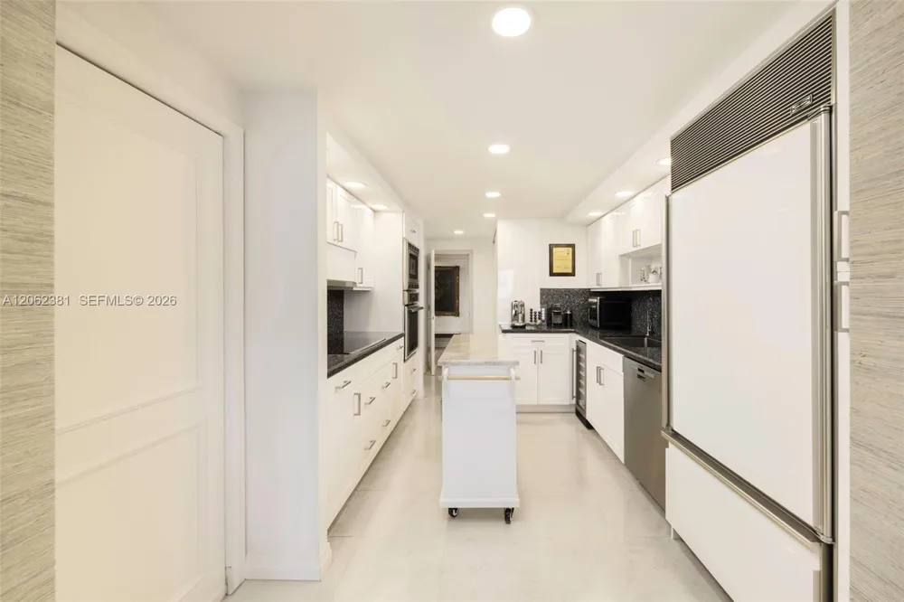 2 Grove Isle Dr #B1109 Coconut Grove, FL 33133