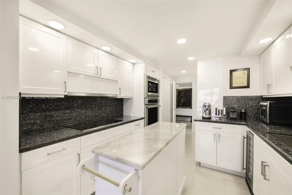2 Grove Isle Dr #B1109 Coconut Grove, FL 33133