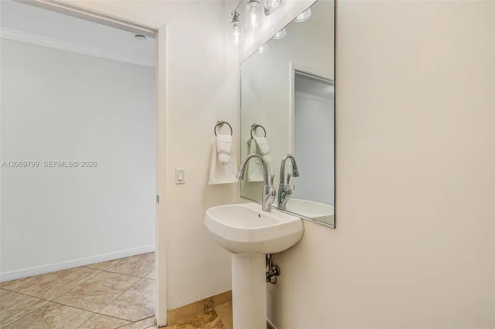 704 Ocean Blvd #1001 Pompano Beach, FL 33062
