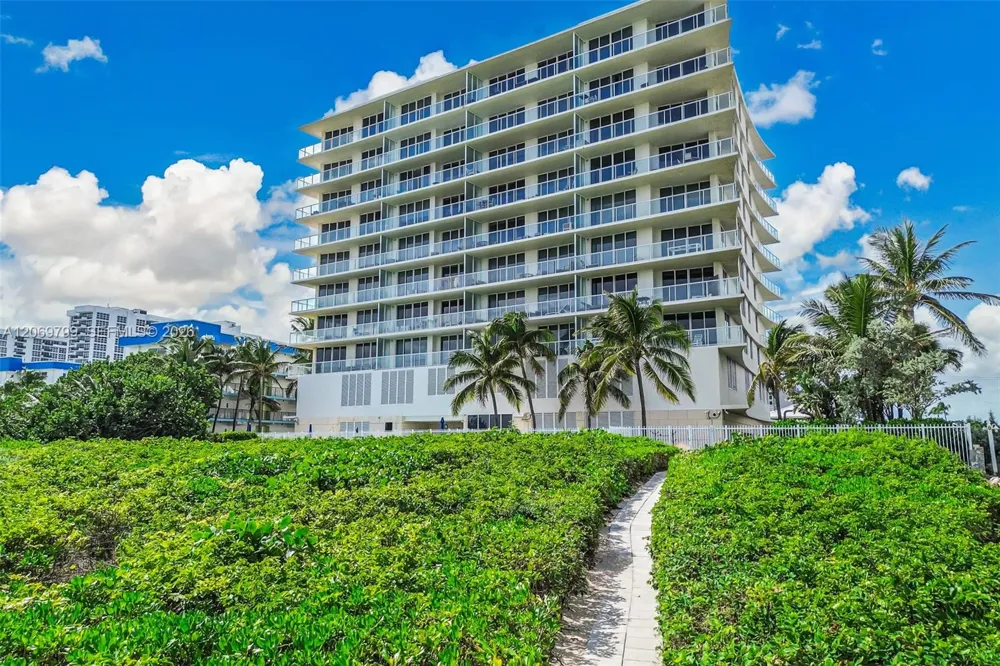 704 Ocean Blvd #1001 Pompano Beach, FL 33062