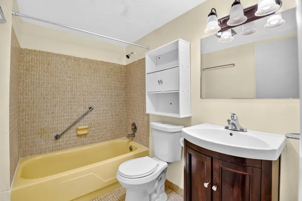 200 Bonnie Boulevard W #131 Palm Springs, FL 33461