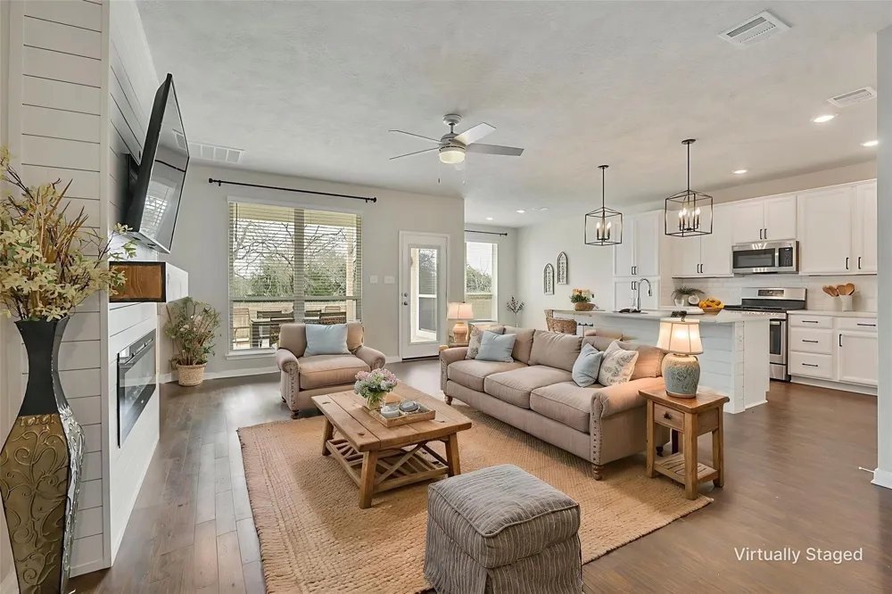 4105 Gregg Court College Station, TX 77845