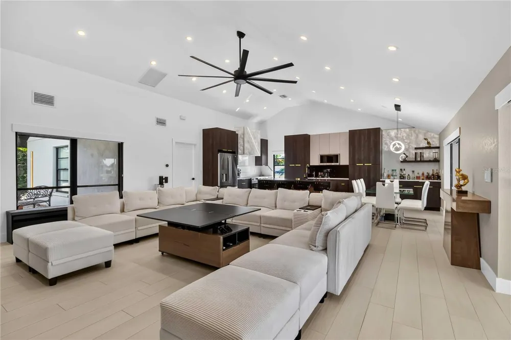 4134 EASTWOOD DRIVE Sarasota, FL 34232