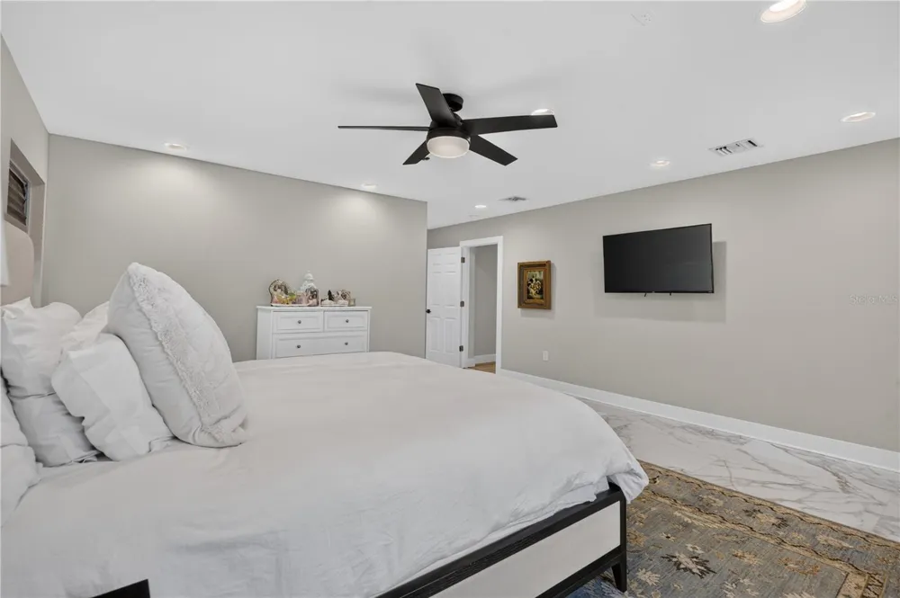 165 LAKE DESTINY TRAIL Altamonte Springs, FL 32714