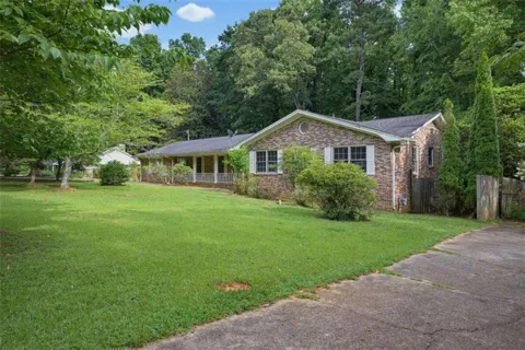 140 Horseshoe Circle
