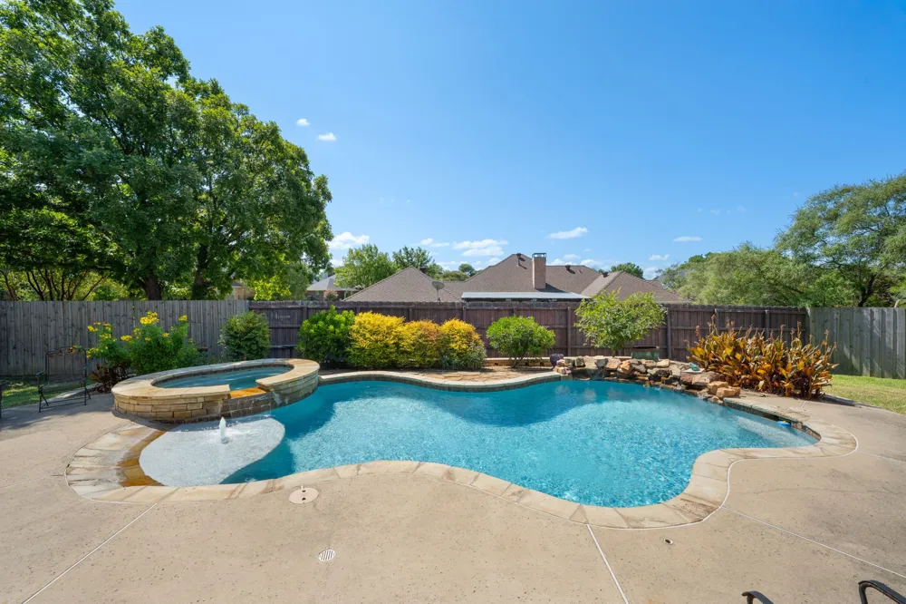 1907 Clearview Drive Ennis, TX 75119