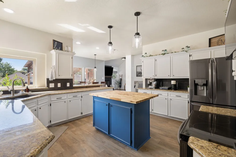 1907 Clearview Drive Ennis, TX 75119