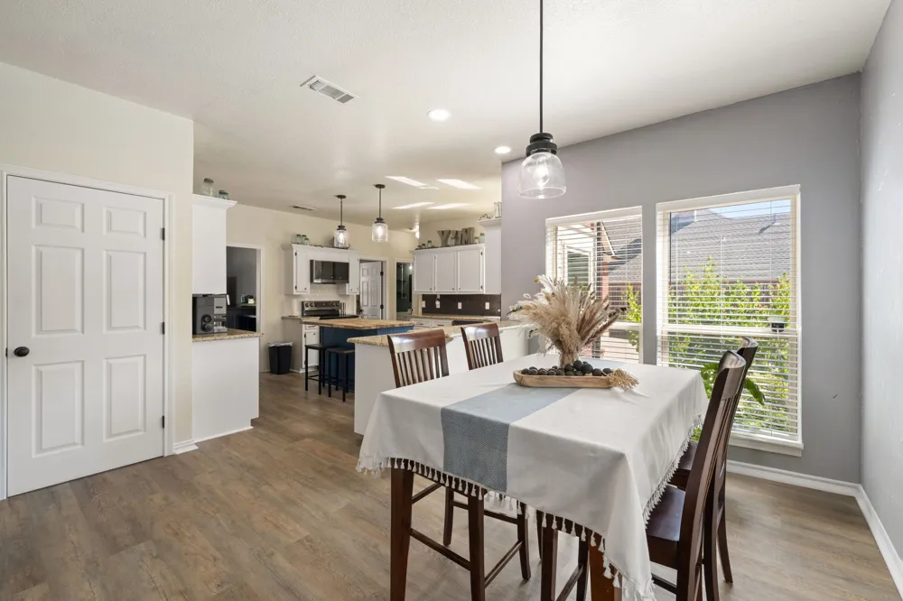 1907 Clearview Drive Ennis, TX 75119