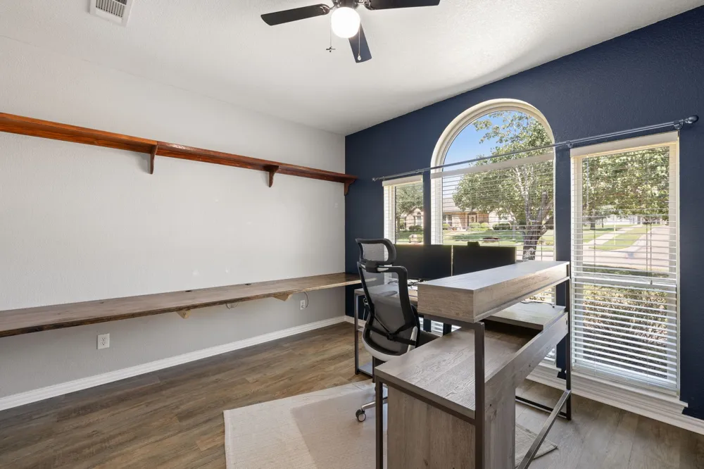 1907 Clearview Drive Ennis, TX 75119