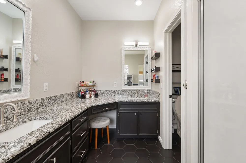 1907 Clearview Drive Ennis, TX 75119