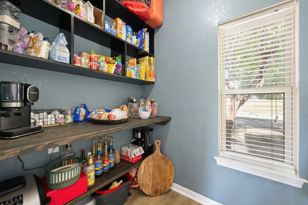 1907 Clearview Drive Ennis, TX 75119