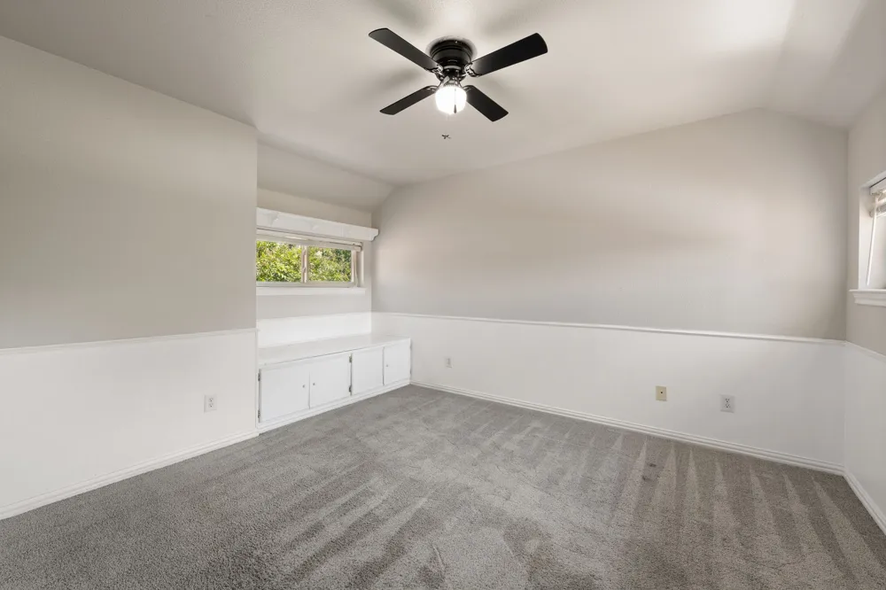 1907 Clearview Drive Ennis, TX 75119