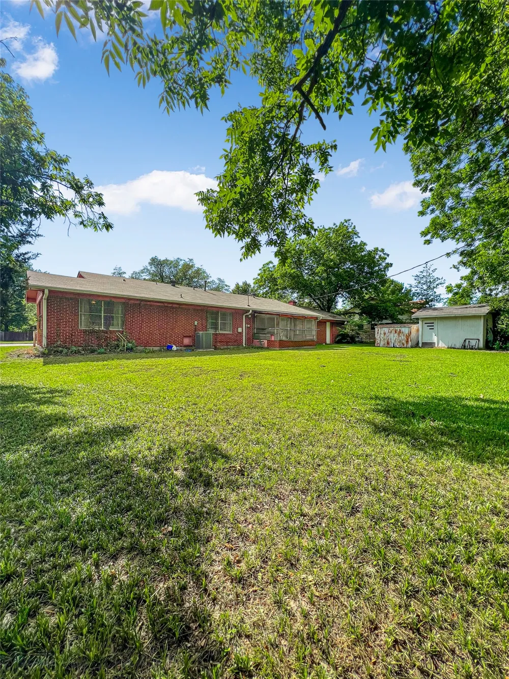 2706 Bois D Arc Street Commerce, TX 75428