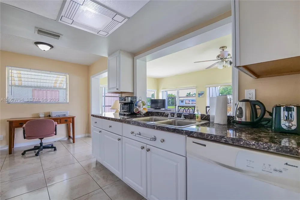 4712 NW 47th Ter Tamarac, FL 33319