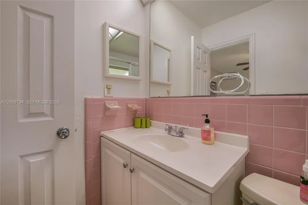 4712 NW 47th Ter Tamarac, FL 33319