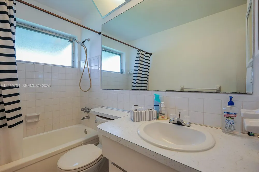 4712 NW 47th Ter Tamarac, FL 33319