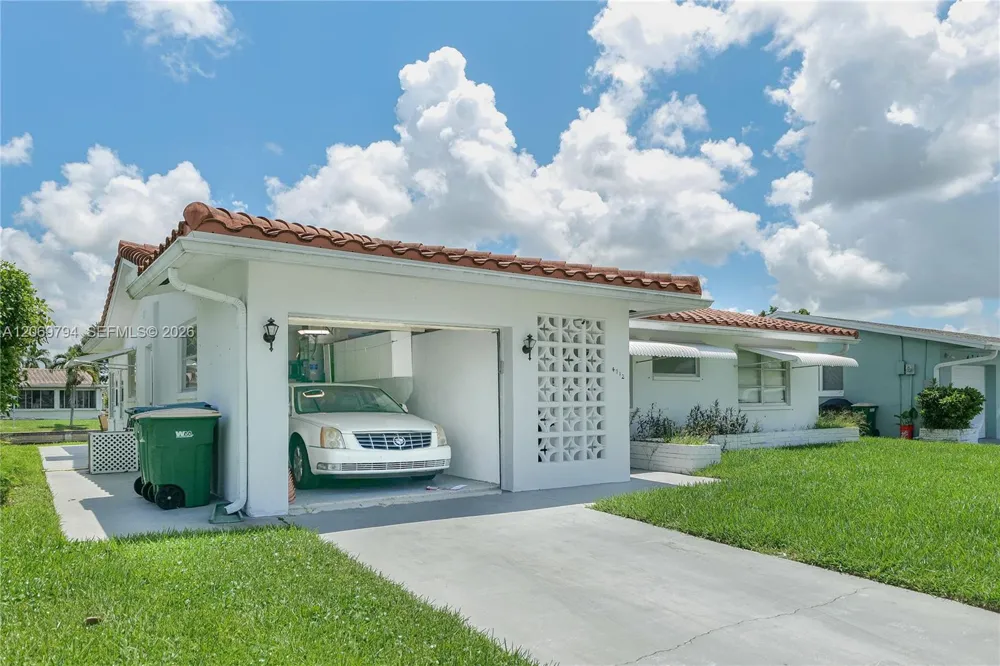 4712 NW 47th Ter Tamarac, FL 33319