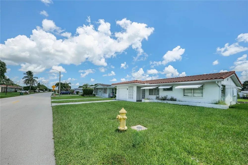 4712 NW 47th Ter Tamarac, FL 33319