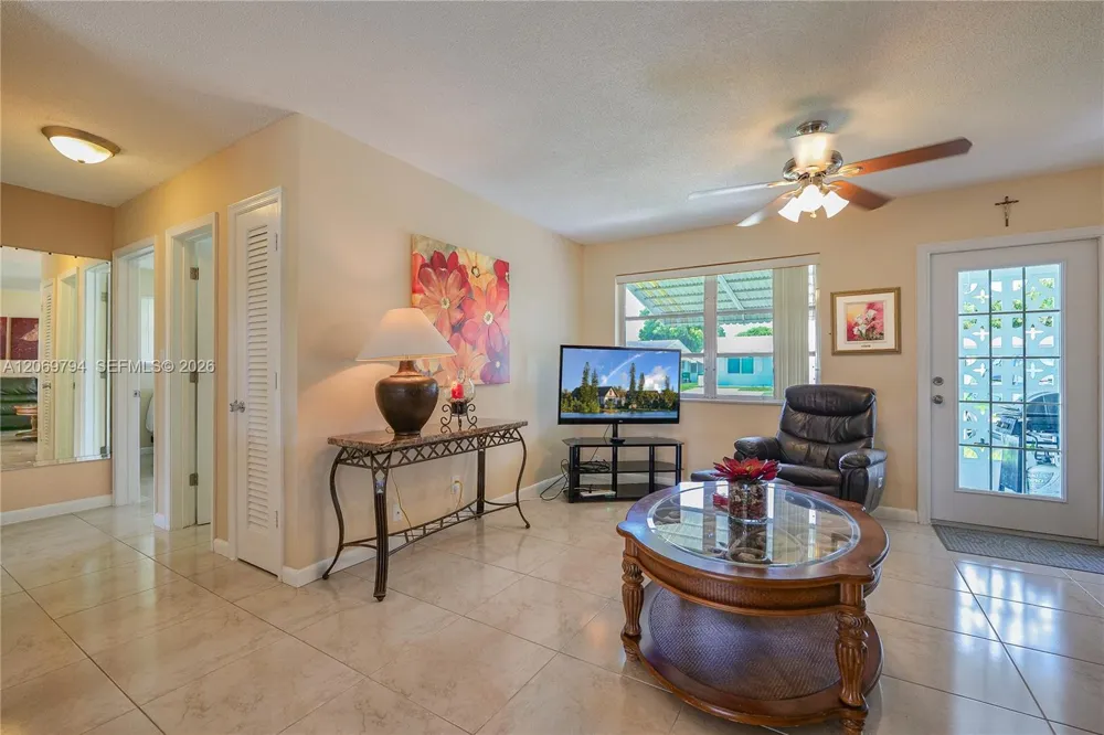 4712 NW 47th Ter Tamarac, FL 33319
