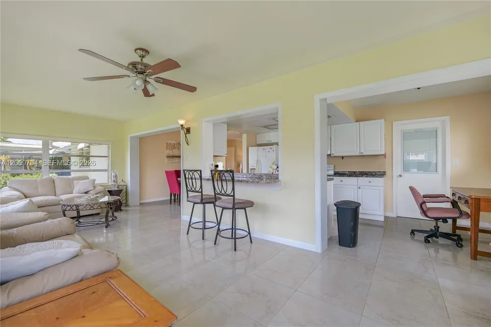 4712 NW 47th Ter Tamarac, FL 33319