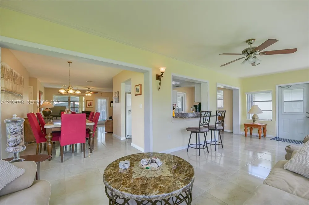 4712 NW 47th Ter Tamarac, FL 33319