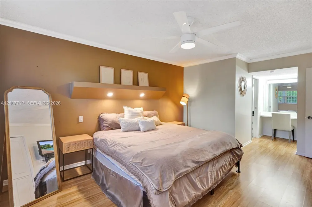 605 Oaks Dr #504 Pompano Beach, FL 33069