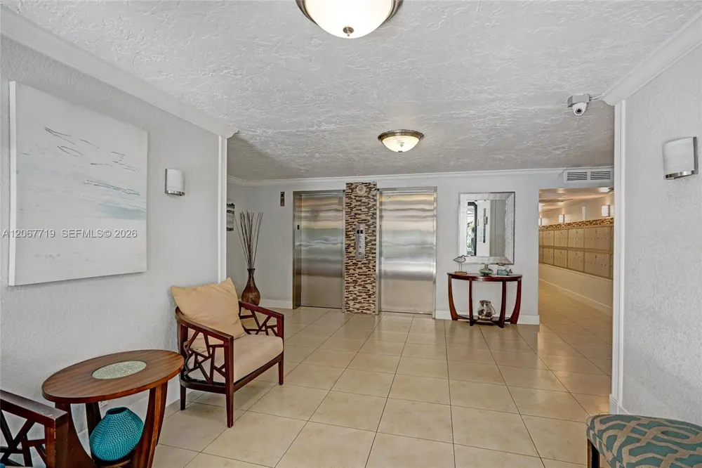 605 Oaks Dr #504 Pompano Beach, FL 33069