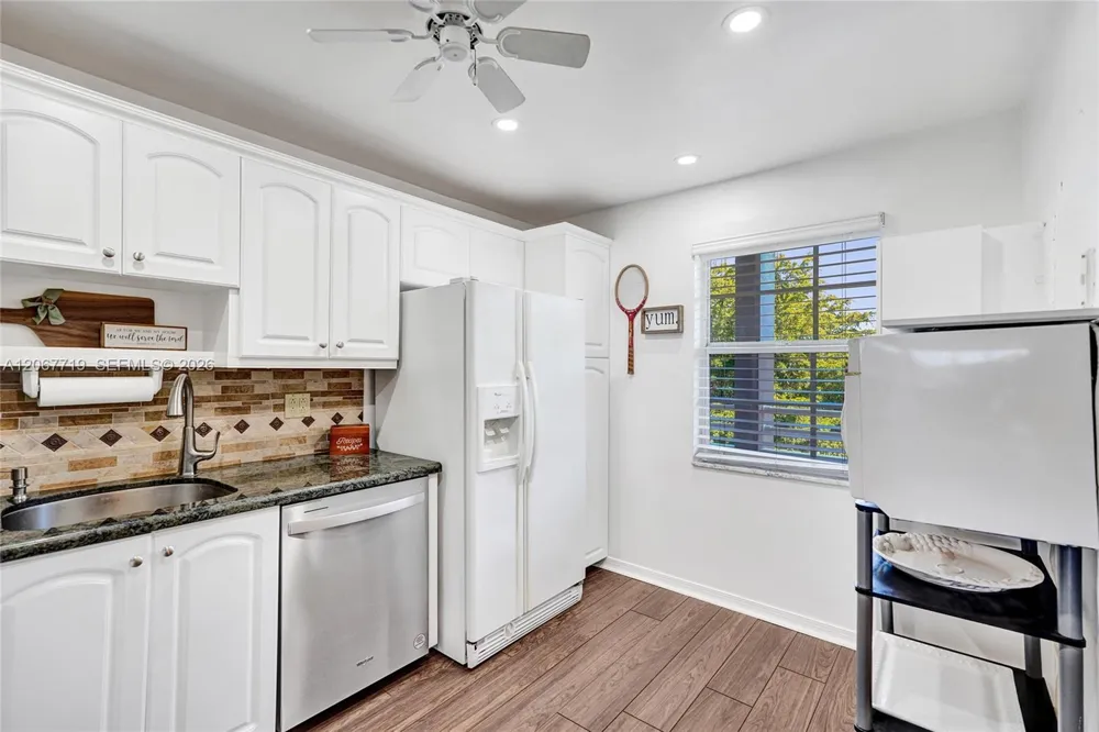 605 Oaks Dr #504 Pompano Beach, FL 33069