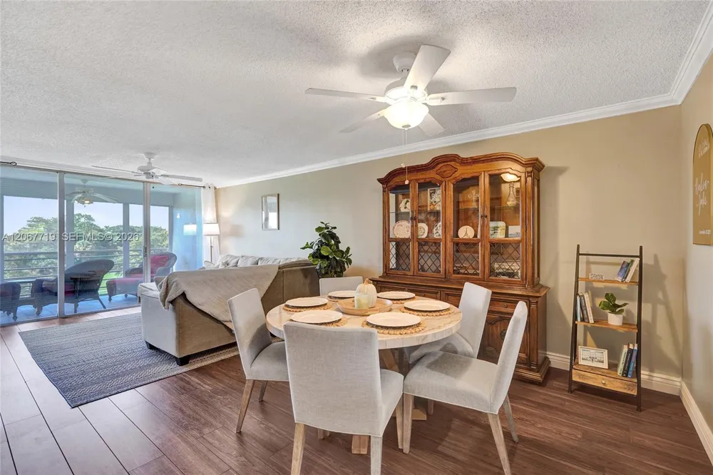 605 Oaks Dr #504 Pompano Beach, FL 33069