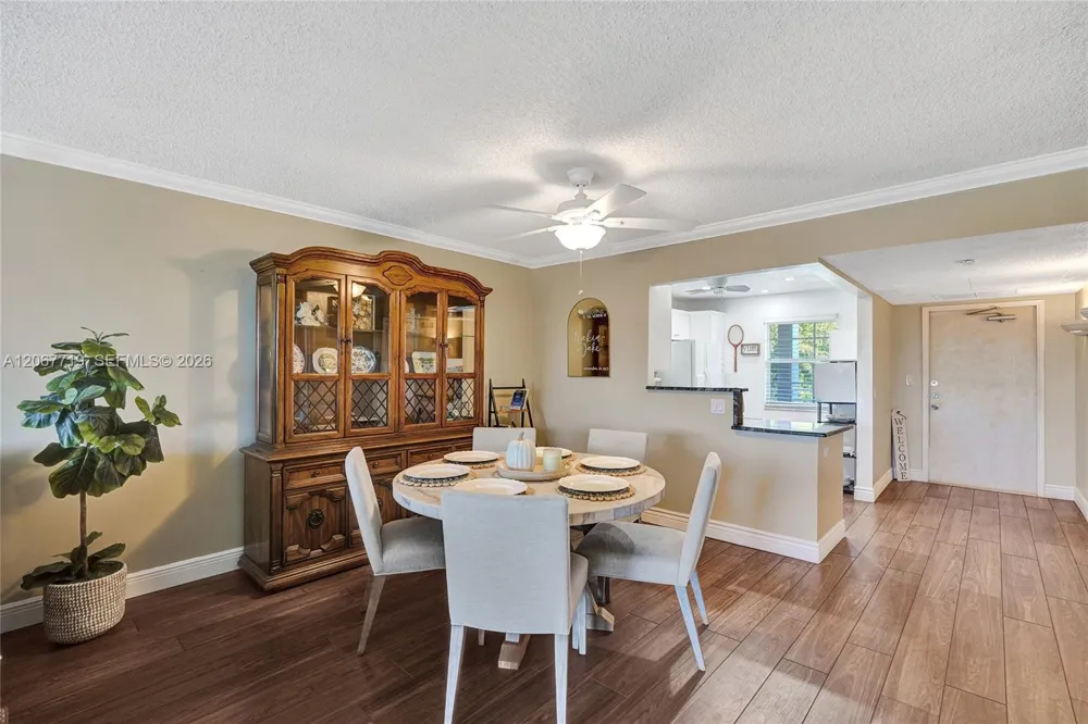 605 Oaks Dr #504 Pompano Beach, FL 33069