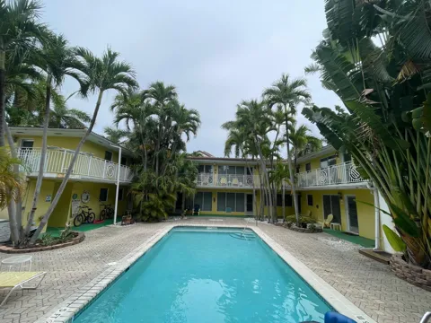 77 HENDRICKS Isle #3