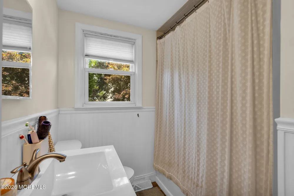 314 Pine Drive Manahawkin, NJ 08050