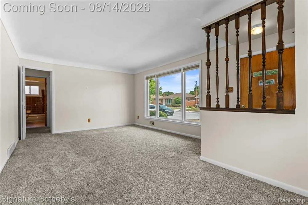 28399 Palmer Boulevard Madison Heights City, MI 48071