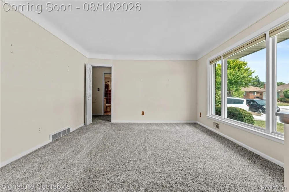 28399 Palmer Boulevard Madison Heights City, MI 48071