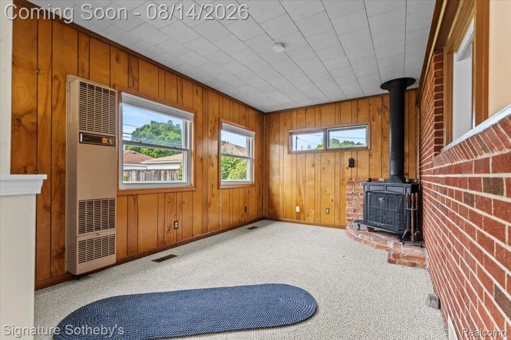28399 Palmer Boulevard Madison Heights City, MI 48071