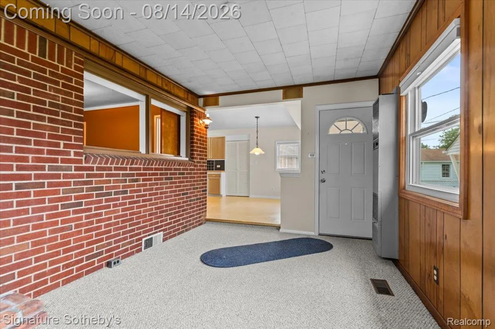28399 Palmer Boulevard Madison Heights City, MI 48071