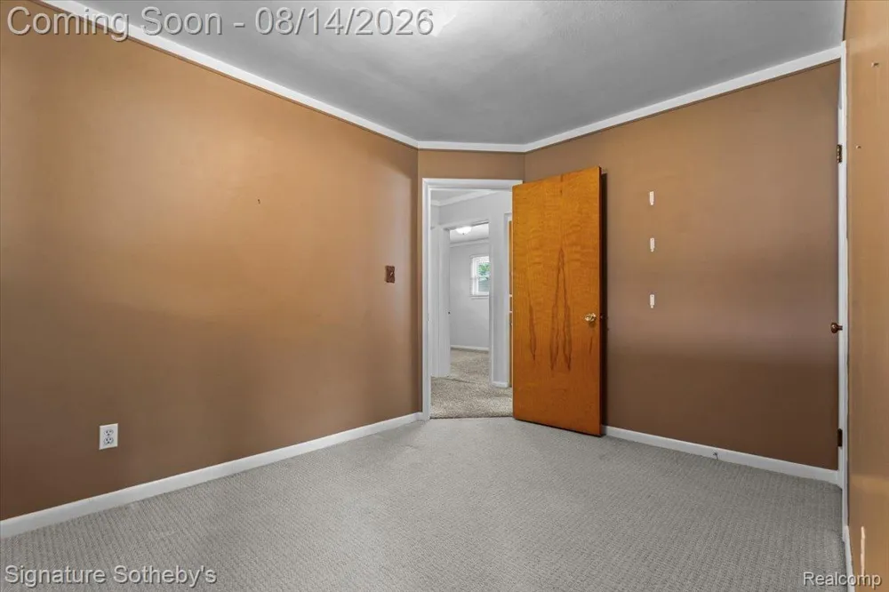 28399 Palmer Boulevard Madison Heights City, MI 48071