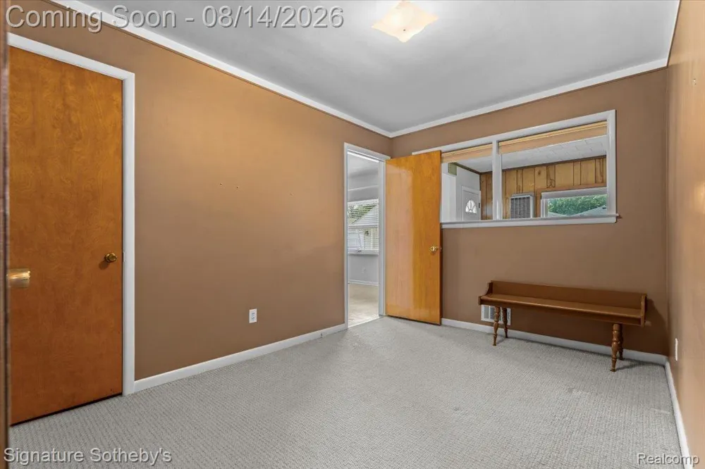 28399 Palmer Boulevard Madison Heights City, MI 48071