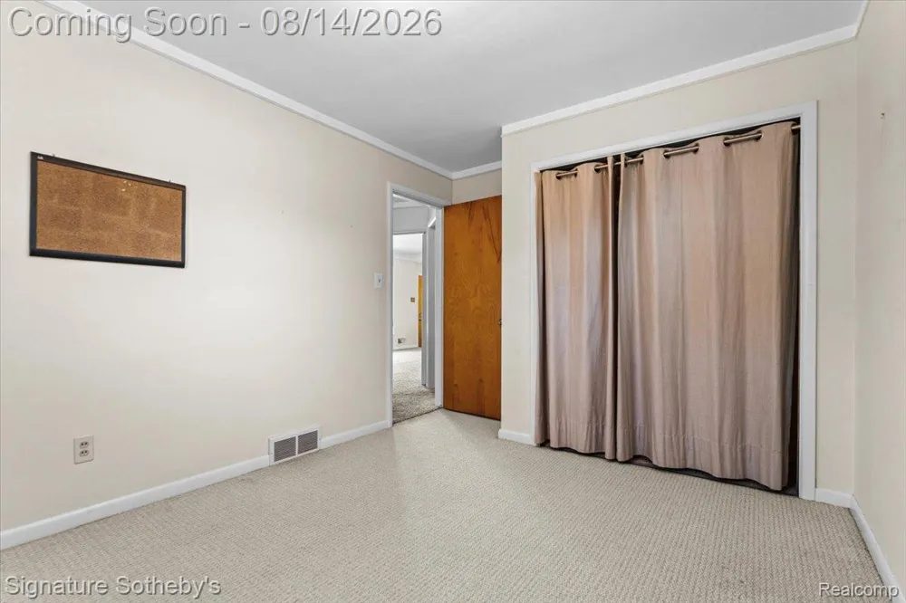 28399 Palmer Boulevard Madison Heights City, MI 48071