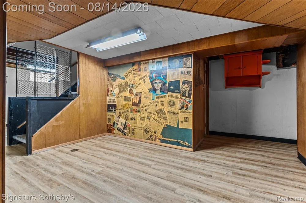 28399 Palmer Boulevard Madison Heights City, MI 48071